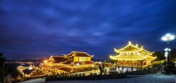 Chùa Ba Vàng - du lịch văn hóa tâm linh Quảng Ninh